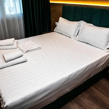 Centerpoint 4*