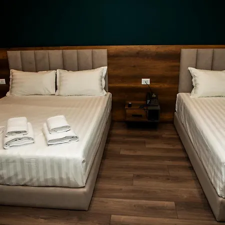 Hotel Centerpoint 4*