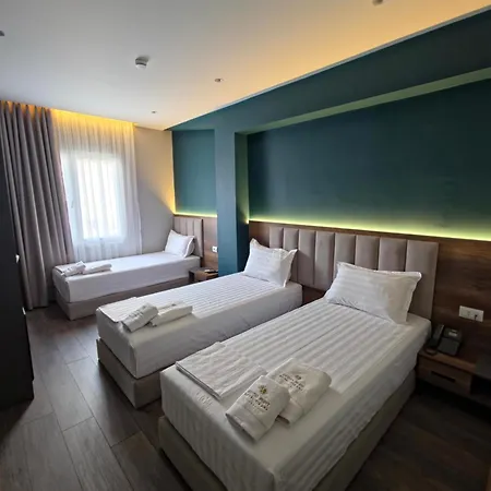Centerpoint Hotel 4*