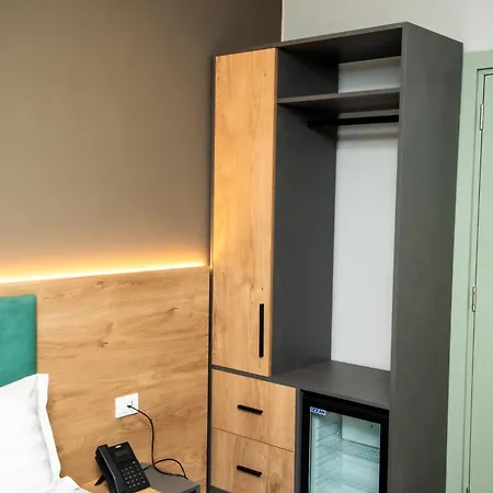 Centerpoint 4*